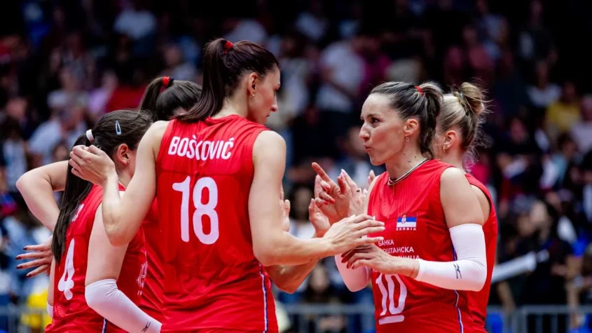 Sérvia vai à semifinal do Europeu, mas grave lesão marca vitória