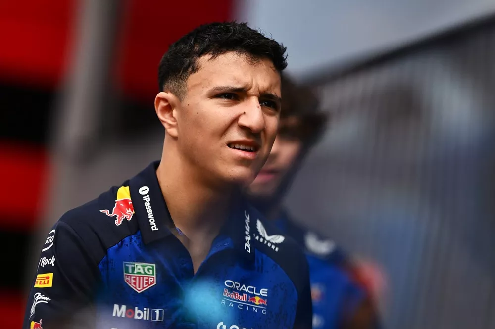 Red Bull confirma Lawson no lugar de Hadjar no GP da Itália