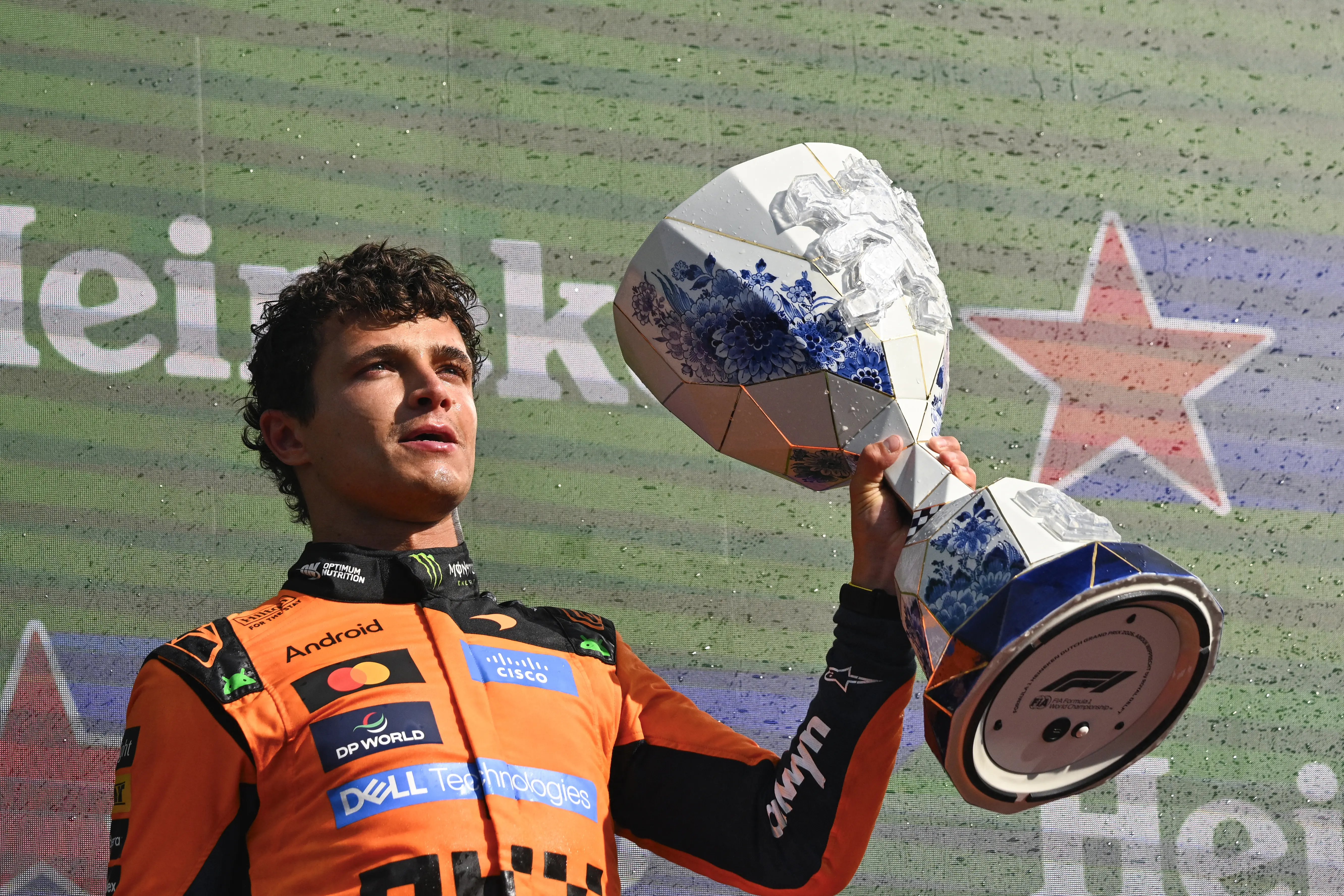 Lando Norris renova com a McLaren e fecha acordo de peso até 2030